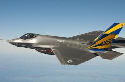 英雄联盟总决赛直播-蓝月当空，2026世界杯D组，萨内独舞终结冰岛神话，阿联酋碾压式胜利震撼世界