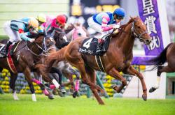 LOL赛事-关于马赛球队凭借团队合作，赢下关键比赛的信息