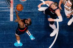 英雄联盟总决赛2025-青岛队横扫太阳，哈登惊艳四座