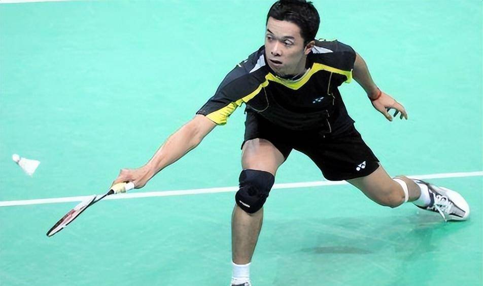 包含英格兰羽毛球队强势印尼羽毛球队，陶菲克绝境逆转的词条