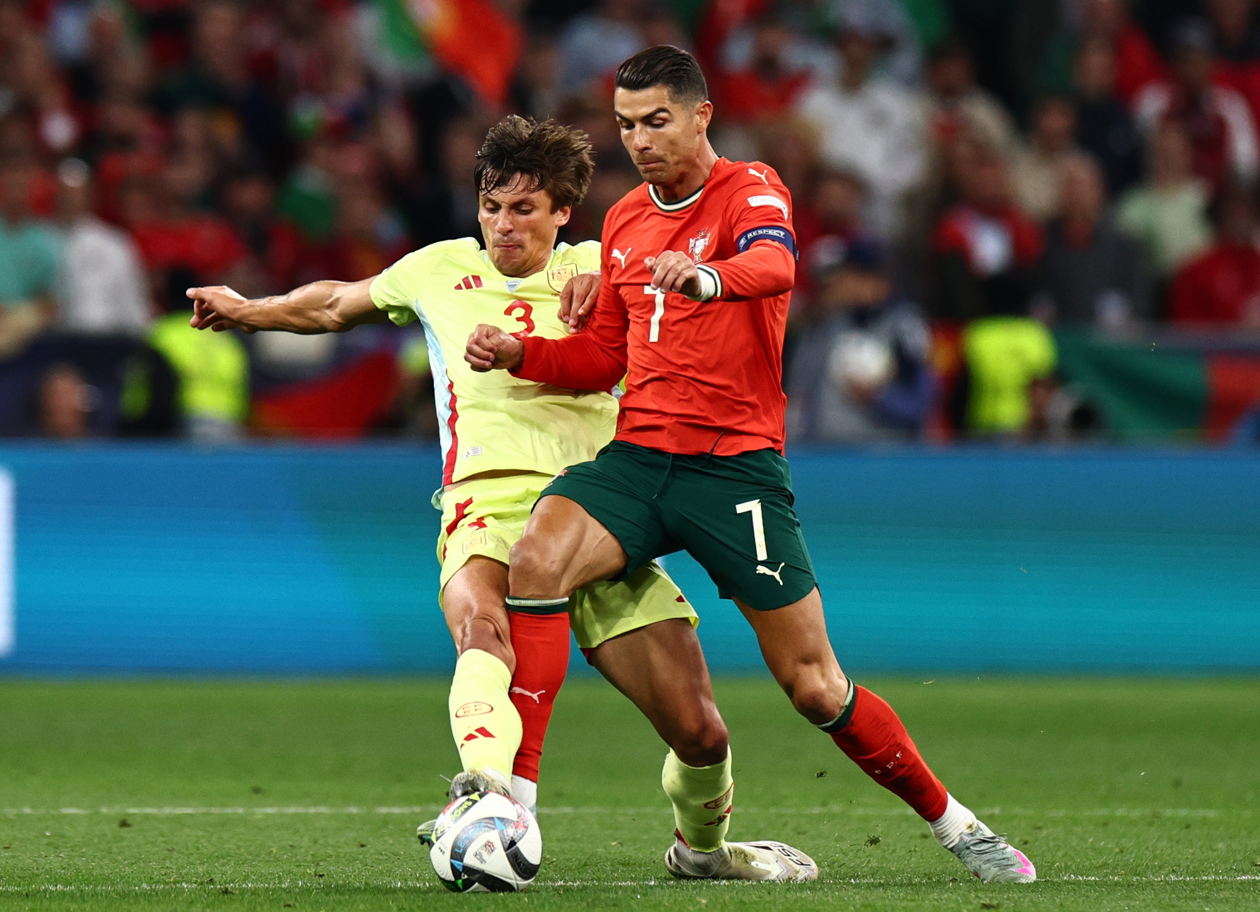 葡萄牙大胜意大利，领跑小组