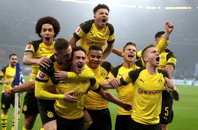 多特蒙德队在攻守两端都表现出色 多特蒙德队在攻守两端都表现出色