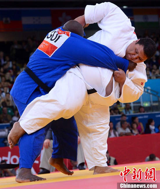 游泳比赛中出现惊人逆转,现场观众惊呼连连的简单介绍 游泳比赛中出现惊人逆转,现场观众惊呼连连的简单介绍