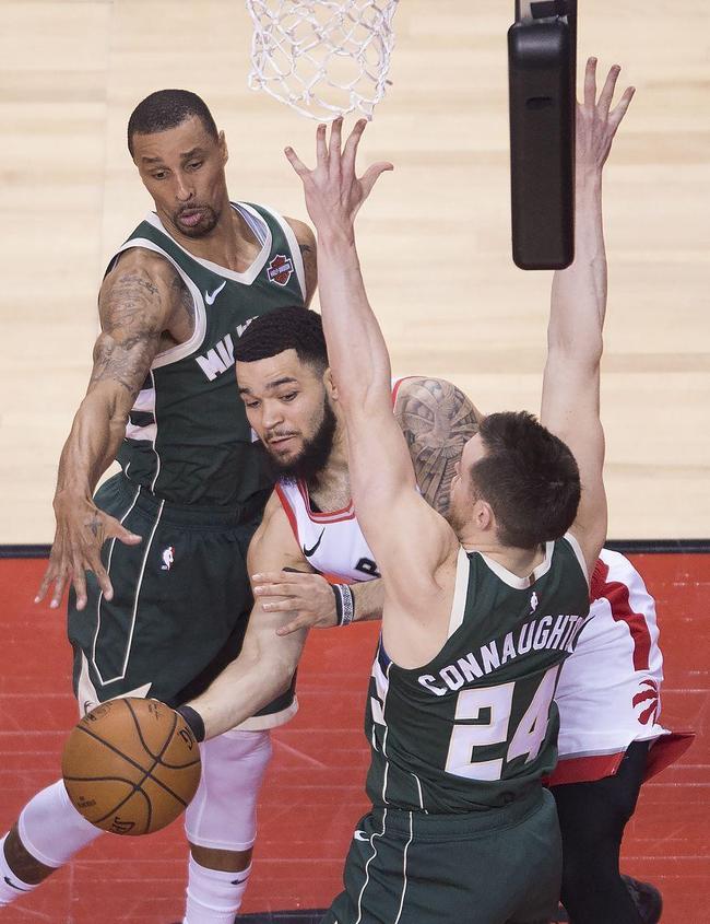 猛龙控卫范滇再爆爆发，率队逆转击败对手