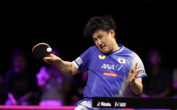 英格兰队险胜日本队,张本智和点燃赛场 英格兰队险胜日本队,张本智和点燃赛场