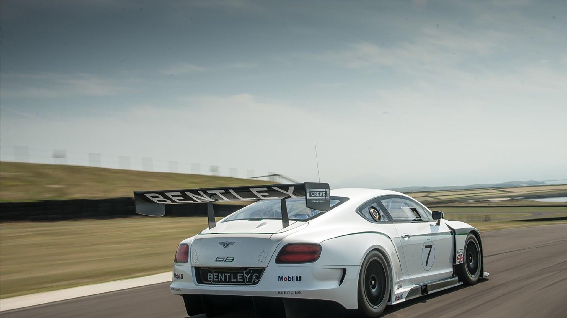 当东方晨曦刺破亚平宁暮色，卡拉斯科照亮美加墨星空