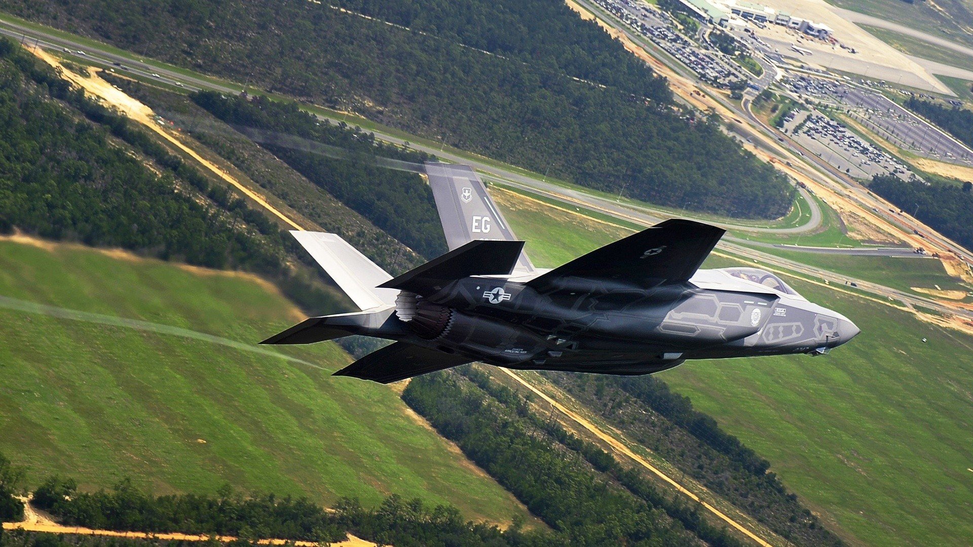 对抗的艺术，从基耶萨的尖刀突破到西班牙的窒息控制 现代足球的两种强压哲学