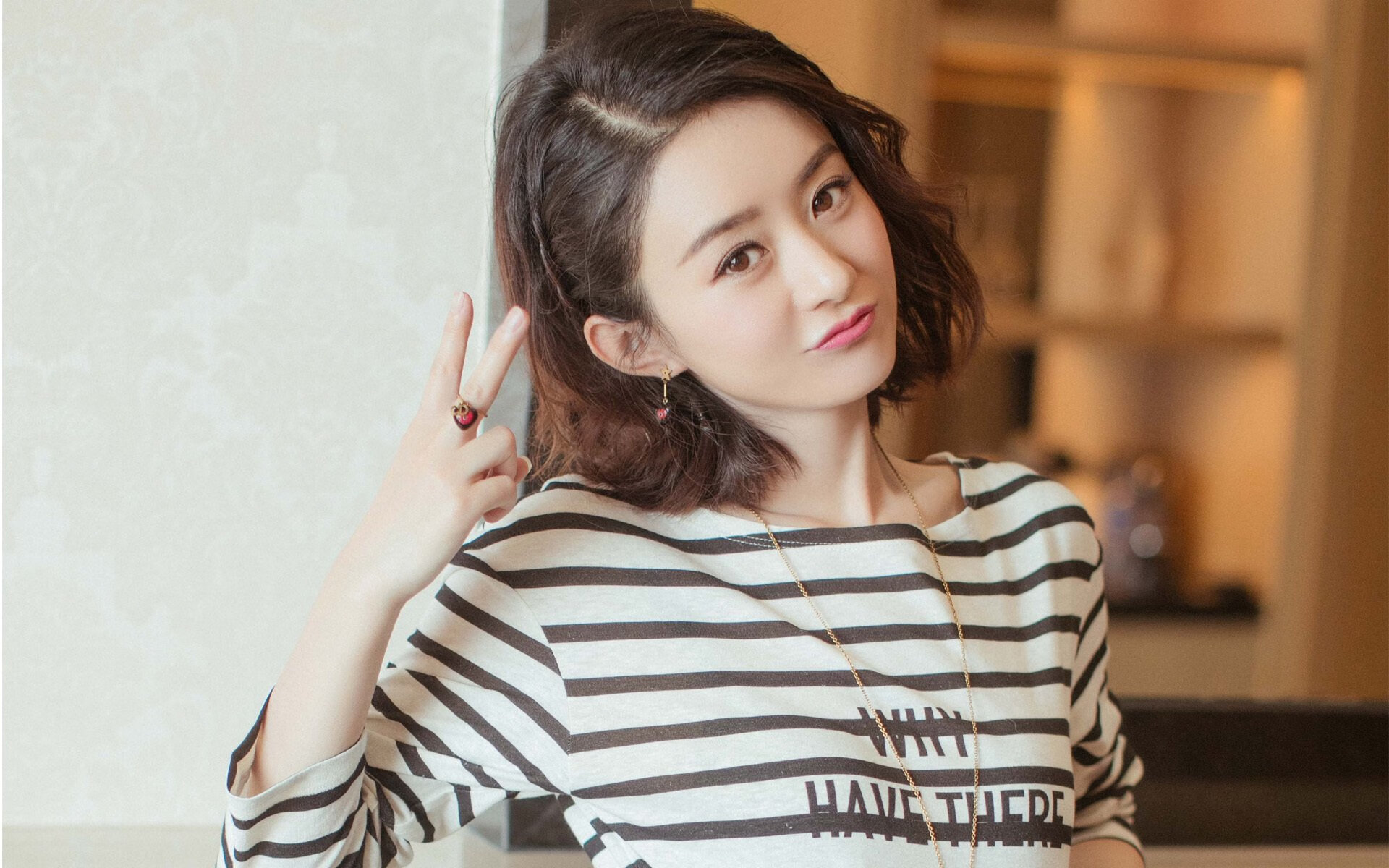 绿茵与硬木，双战场的争冠突围记