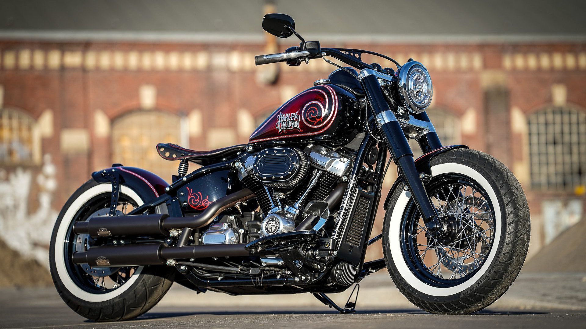 绿茵与硬木，双战场的争冠突围记