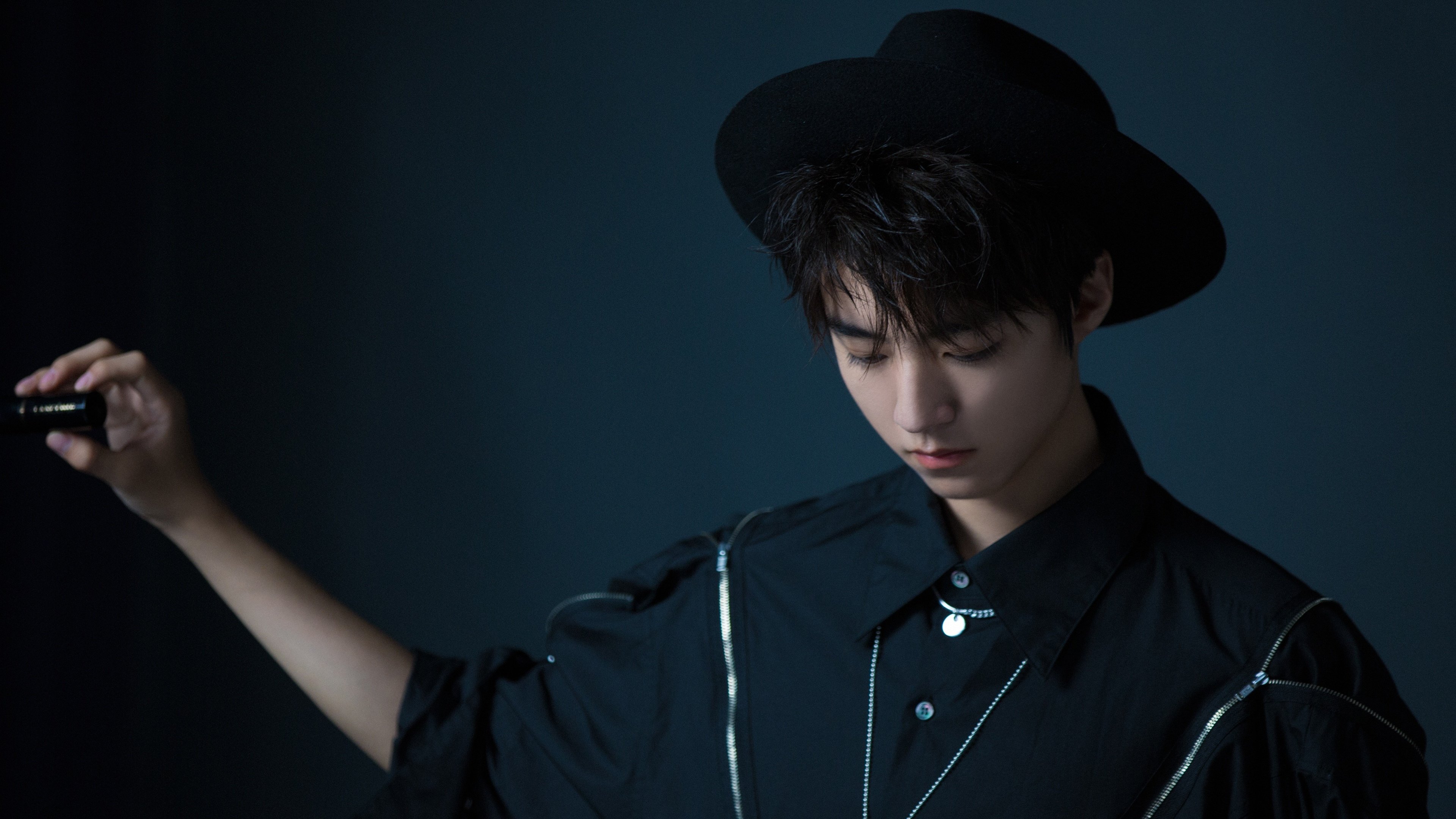 绿茵场边的篮球巨星，西亚卡姆在英超争冠之夜的实力宣言