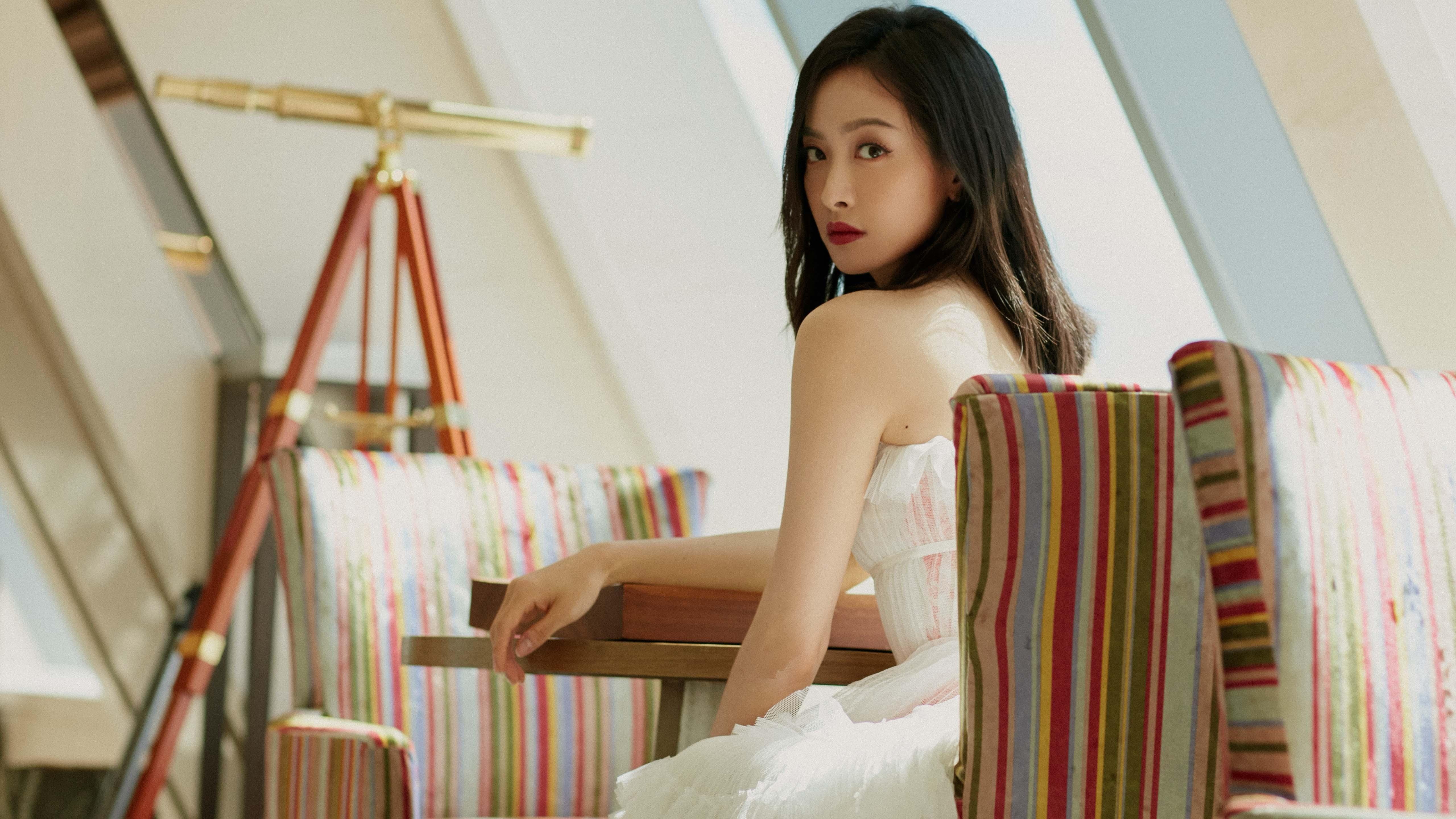 时间的两端，那两次撕碎命运的重击